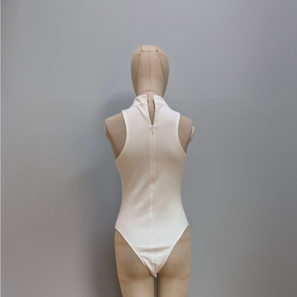 Manière De Voir White Bodysuit with Black Stitching - Size 6 - New - Picture 3 of 9